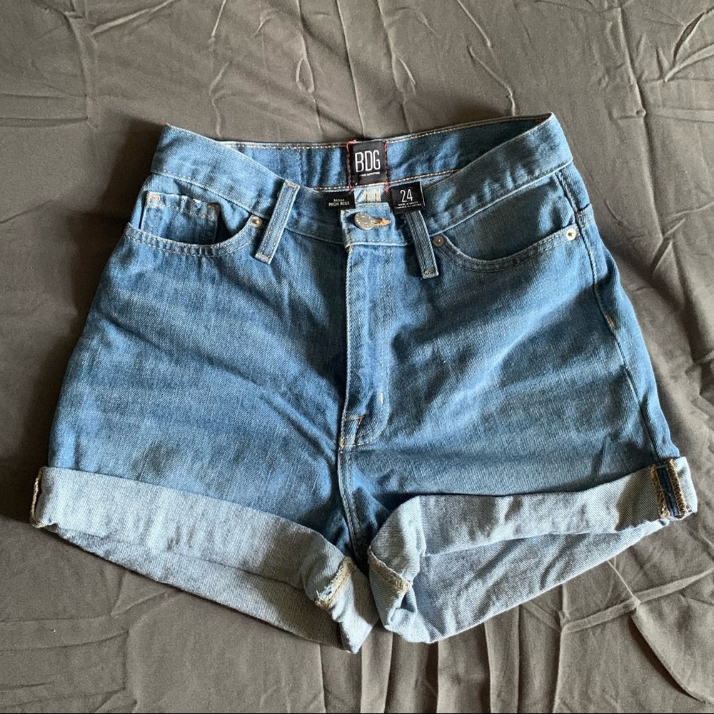 BDG mom shorts size 24